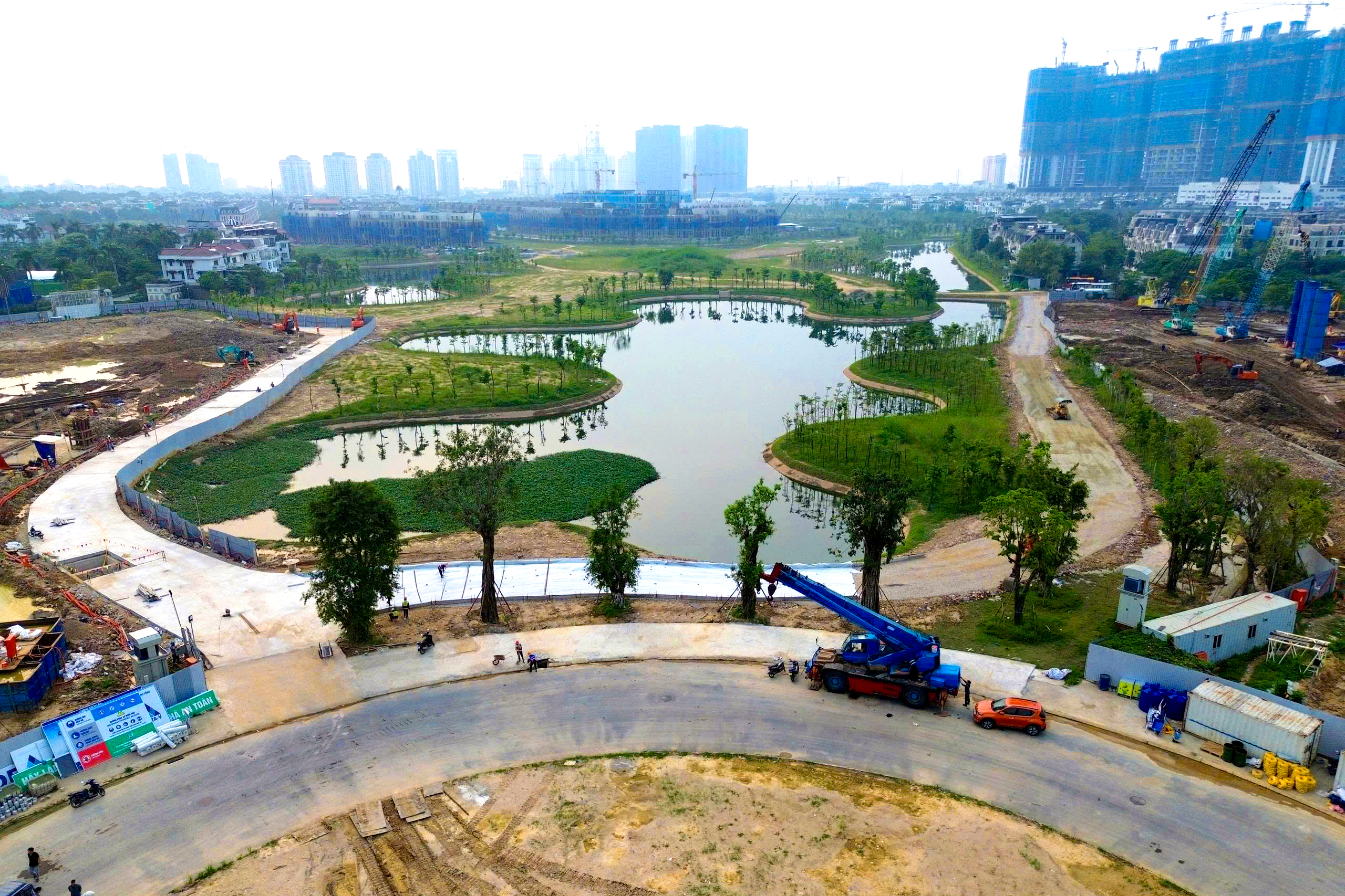 Trung tâm thủ đô xuất hiện siêu dự án có "bãi biển" cát trắng nước mặn 7.200m2, kiến trúc cảm hứng từ biển mây bảng lảng trên đỉnh núi, được vận hành bởi AI thế hệ mới - Ảnh 15.