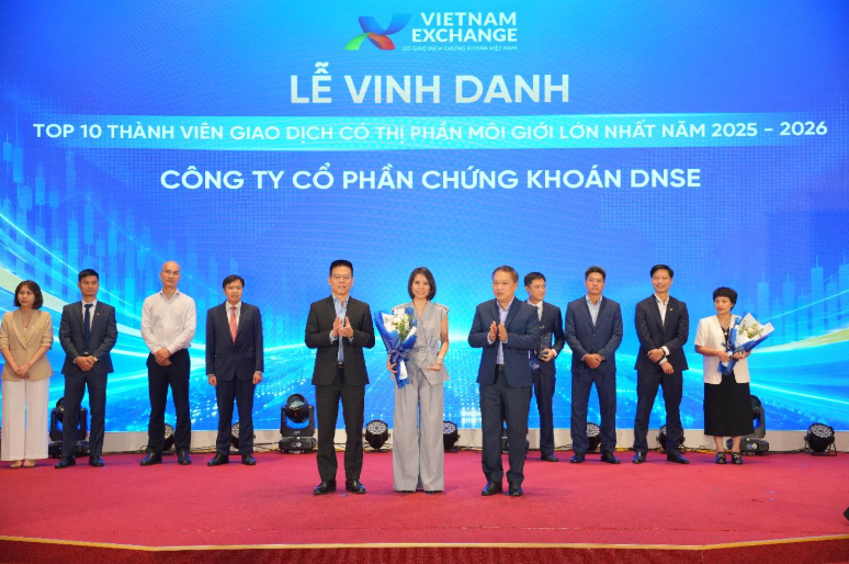 DNSE được vinh danh top 10 thị phần môi giới VNX, cán mốc 2 triệu tài khoản - Ảnh 1.