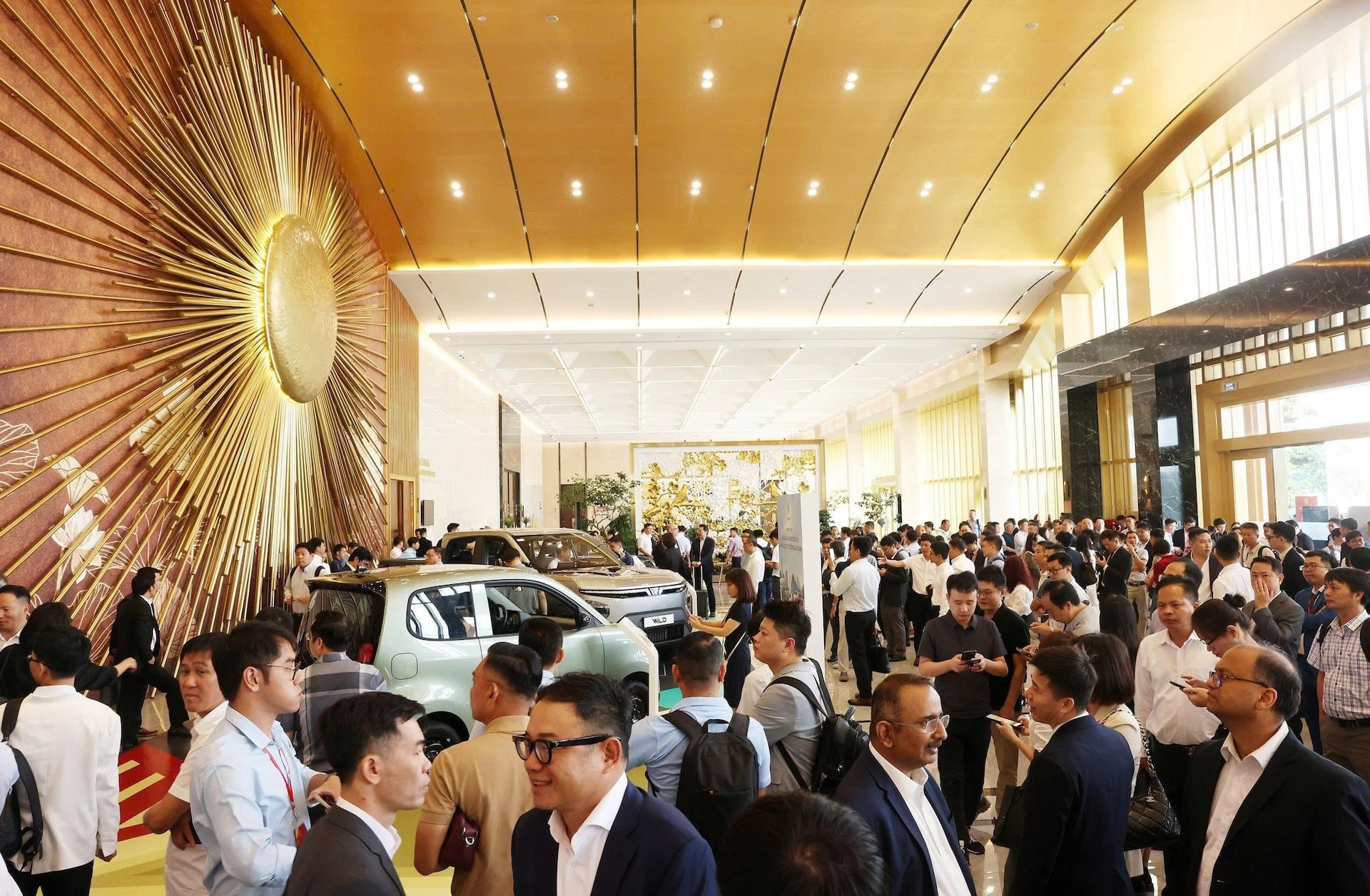 Vingroup hé lộ loạt kế hoạch lớn, mời doanh nghiệp Việt Nam và các nước nhập cuộc cùng VinFast, VinMetal, VinSpeed, VinEnergo...- Ảnh 2.