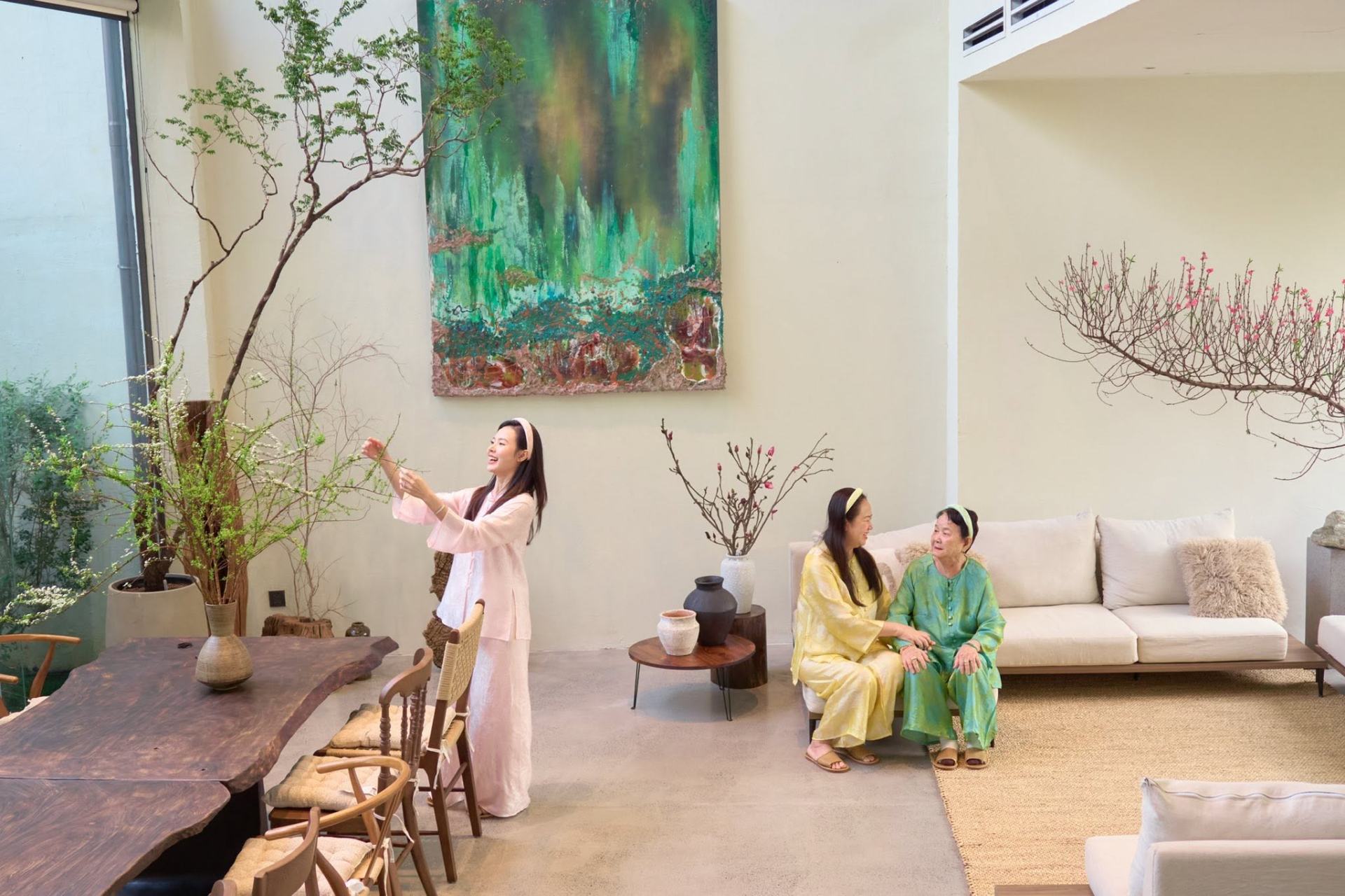 Thu nhập nữ trợ lý xinh đẹp 24/7 của thiếu gia Minh Đạt - Ảnh 2.