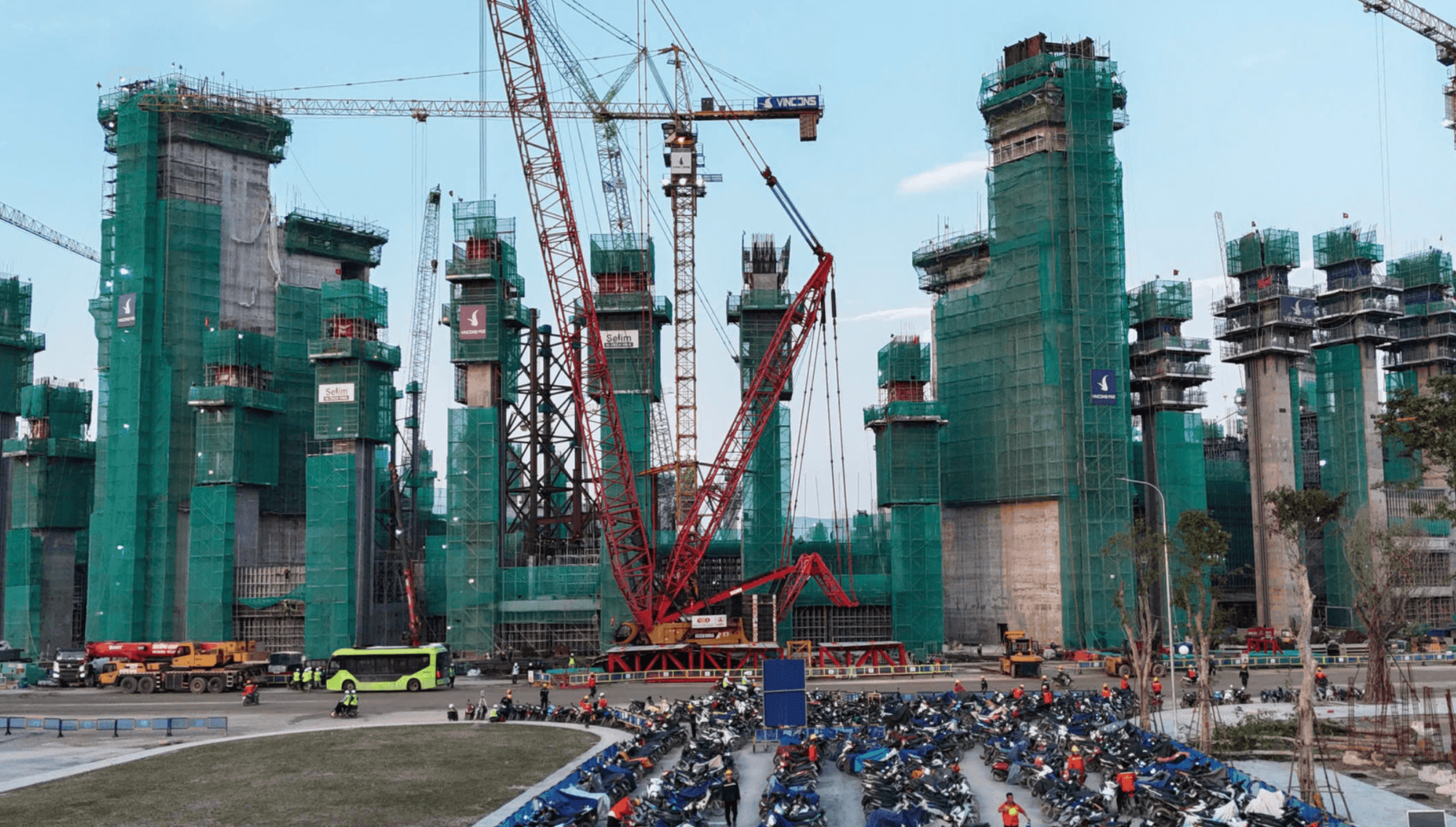 Pháp mất 3 năm, Mỹ mất 4 năm nhưng Việt Nam chỉ cần khoảng 19 tháng để hoàn thành đại công trình lớn nhất thế giới - Ảnh 1.