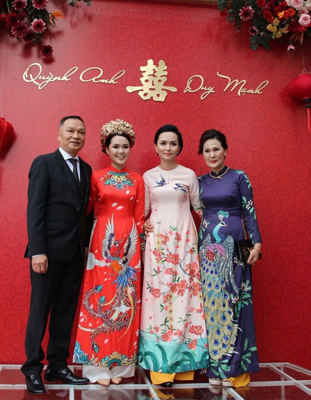 Việt Nam có 1 doanh nhân kín tiếng buôn ô tô, xe máy… mê bóng đá, là bố vợ 2 tuyển thủ quốc gia, con gái bán hàng online kiếm tiền tỷ mỗi tháng - Ảnh 11.