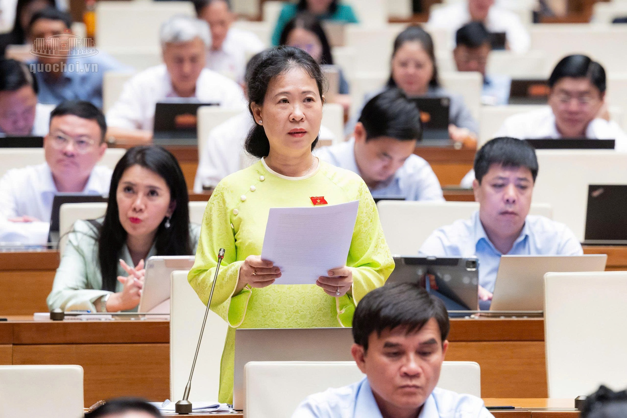 Sáng nay, Quốc hội thảo luận sửa Luật Chứng khoán, một quy định về lãnh đạo công ty chứng khoán gây chú ý- Ảnh 1.