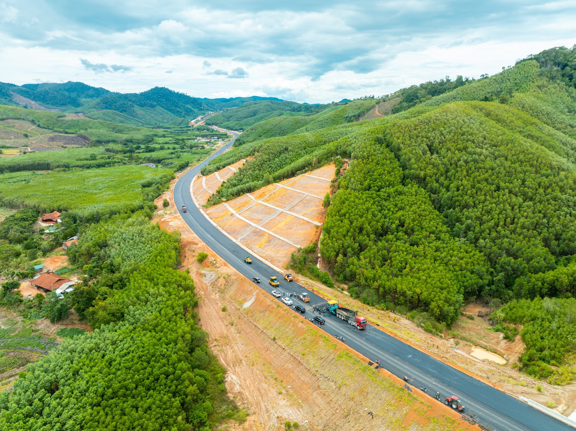 Chủ tịch Đèo Cả sẽ thưởng 1 tỷ đồng nếu đội ngũ nào làm được điều này - Ảnh 1.