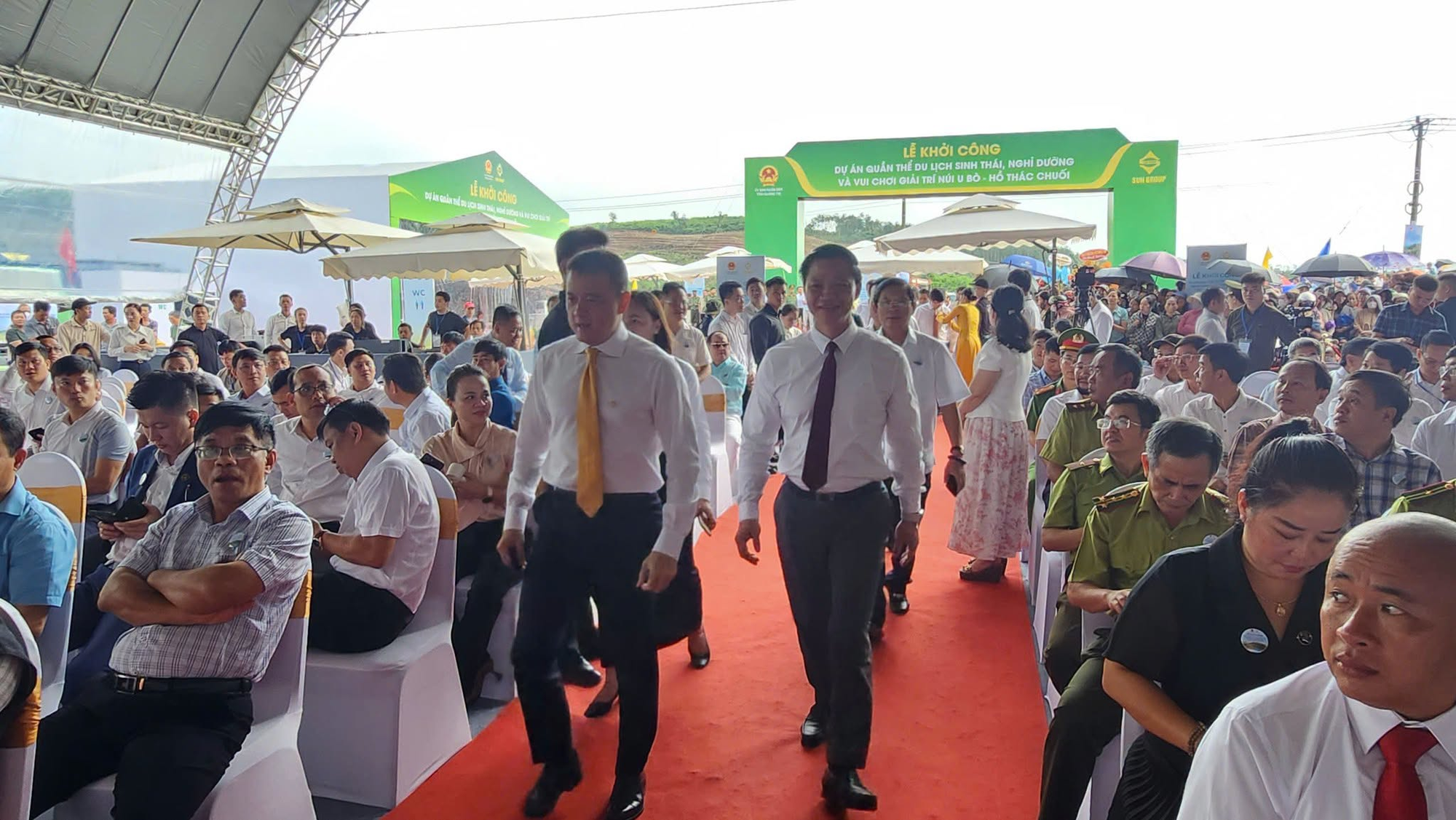 Siêu quần thể có 5 tuyến cáp treo nối lên đỉnh núi cao hơn 1.000m, chính thức được Sun Group khởi công tại nơi được ví như "Sa Pa của miền Trung": Một tuyến dự kiến hoàn thành sau 18 tháng, sẽ tạo việc làm cho 1.200 người - Ảnh 2.