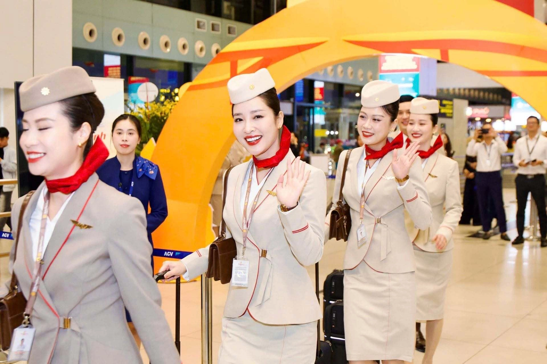 Ngay trong năm nay, h&atilde;ng h&agrave;ng kh&ocirc;ng Việt Nam tuyển th&ecirc;m 1.000 nh&acirc;n vi&ecirc;n, chỉ cần tốt nghiệp THPT, cơ hội được tặng 1 căn hộ chung cư, thu nhập khởi điểm từ 22 triệu đồng/th&aacute;ng- Ảnh 1.