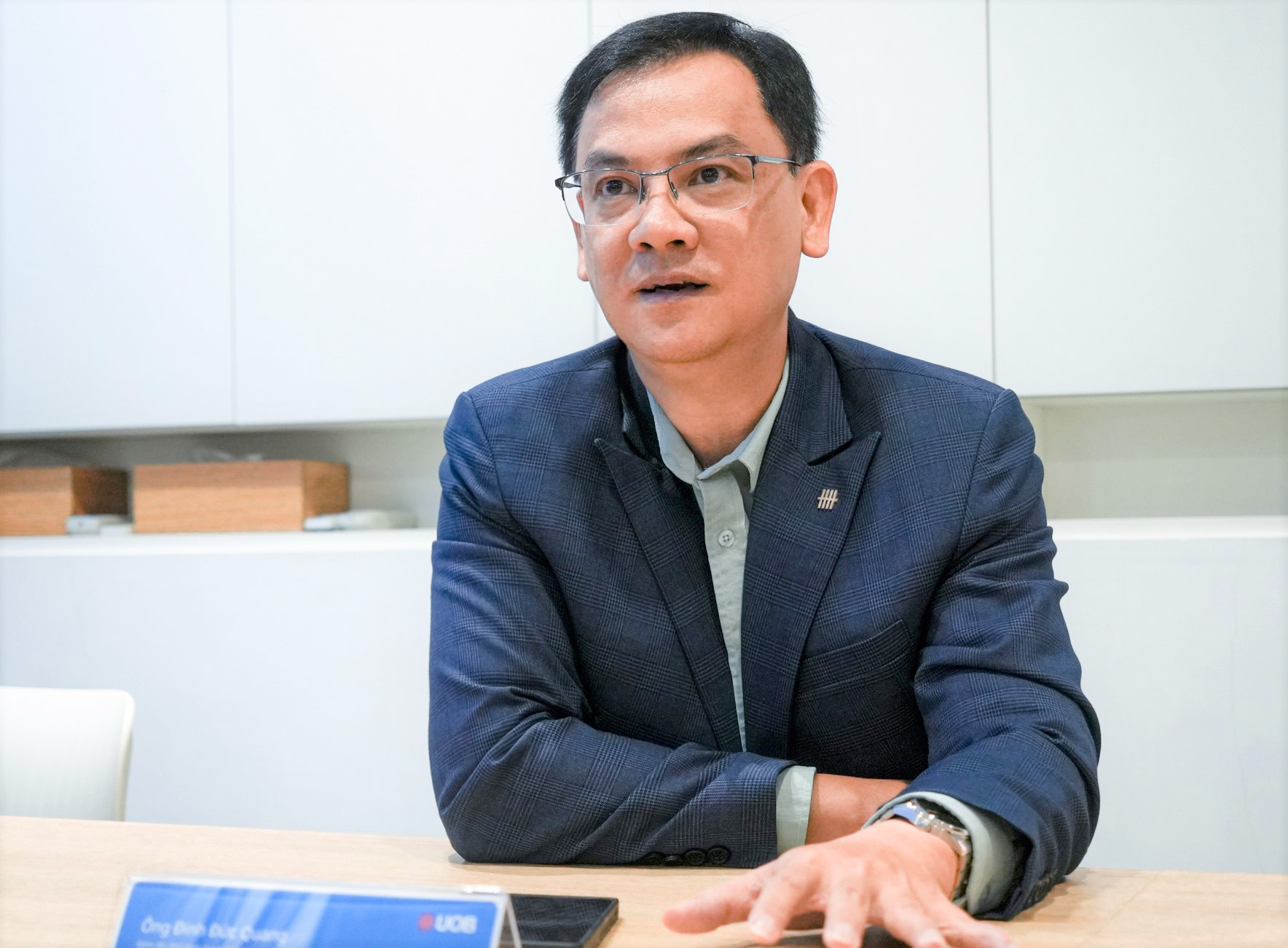 Chuyên gia ngân hàng Singapore UOB: Giá vàng dài hạn vẫn tích cực, 3 nhóm cổ phiếu đáng theo dõi cuối năm - Ảnh 5.