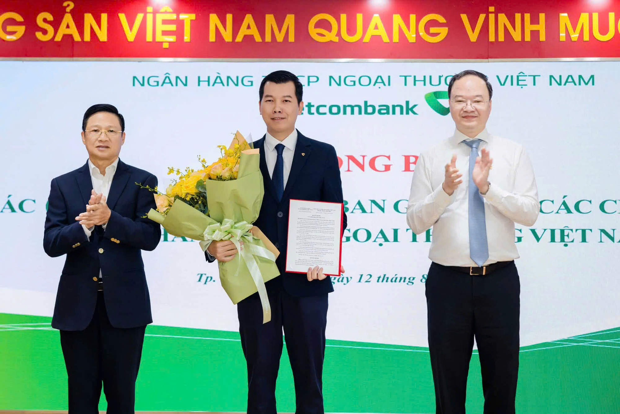 Vietcombank bổ nhiệm loạt Giám đốc chi nhánh, nhân sự cấp cao Trụ sở chính - Ảnh 2.
