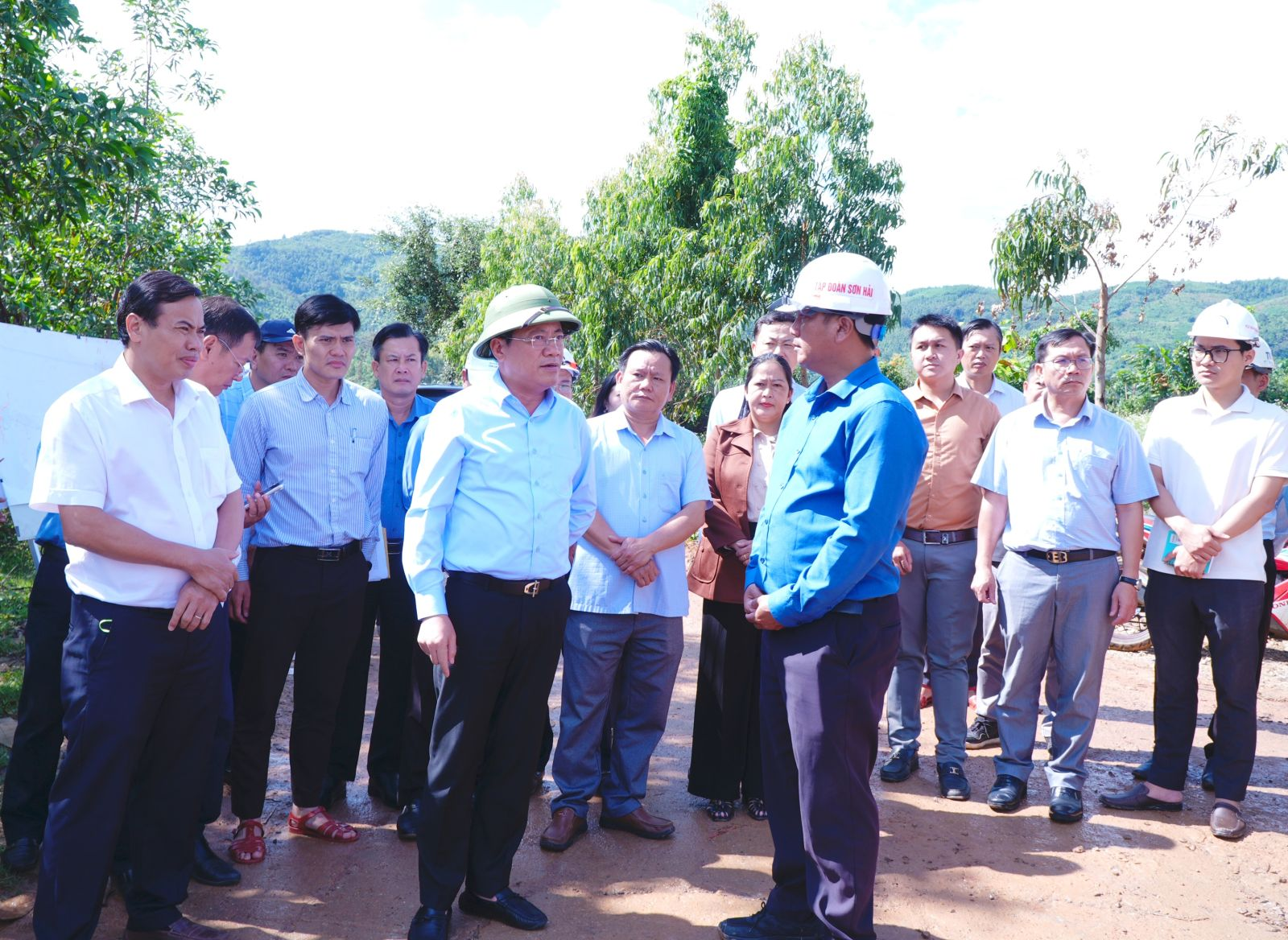 Việt Nam sẽ đào hầm xuyên núi qua 2 đèo tại tỉnh rộng thứ 2 cả nước chỉ trong 1 tháng nữa - Ảnh 2.