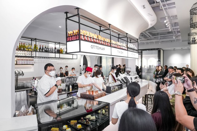 Ông Đặng Lê Nguyên Vũ đang tuyển người phụ nấu phở, rang cơm tại TP.HCM, ưu tiên chăm chỉ, chịu được áp lực giờ cao điểm, vị trí tương tự từng trả 9 - 12 triệu đồng/tháng ảnh 3