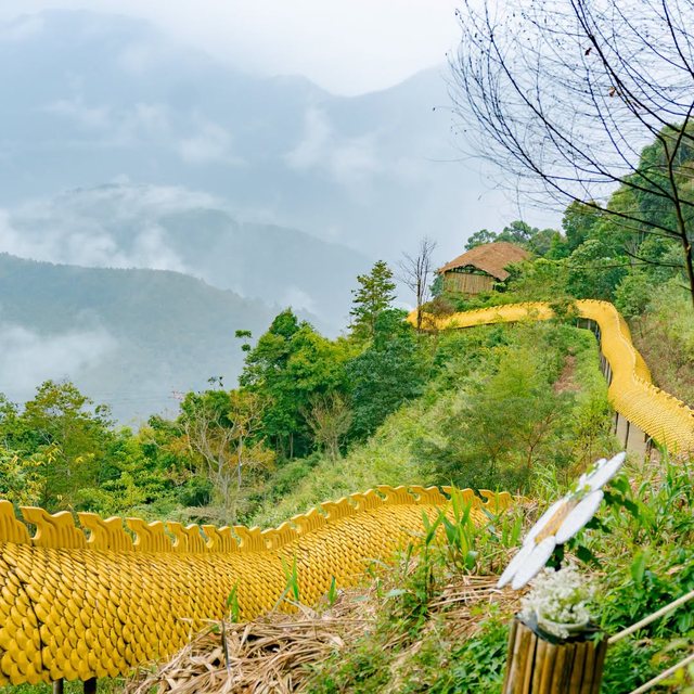 Việt Nam c&oacute; c&ocirc;ng tr&igrave;nh h&igrave;nh rồng d&agrave;i 460 m nối thẳng ra cầu k&iacute;nh, vắt ngang sườn n&uacute;i ở độ cao gần 800 m: Nằm trong dự &aacute;n 2.600 tỷ đồng, vừa x&aacute;c lập kỷ lục Việt Nam v&agrave;o năm ngo&aacute;i - Ảnh 2.