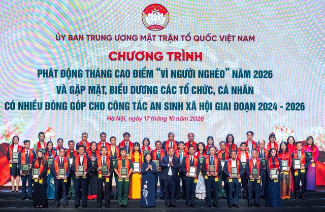 Độ Mixi vừa được xướng tên tại một sự kiện đặc biệt ở Hà Nội ảnh 1