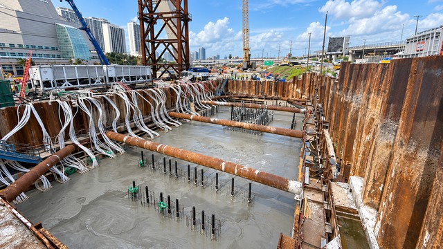 Phát hiện 408 xe tải trộn bê tông đổ 2.807 m3 liên tục cả ngày lẫn đêm, bí mật dưới lòng đất của công trình lộ diện ảnh 2