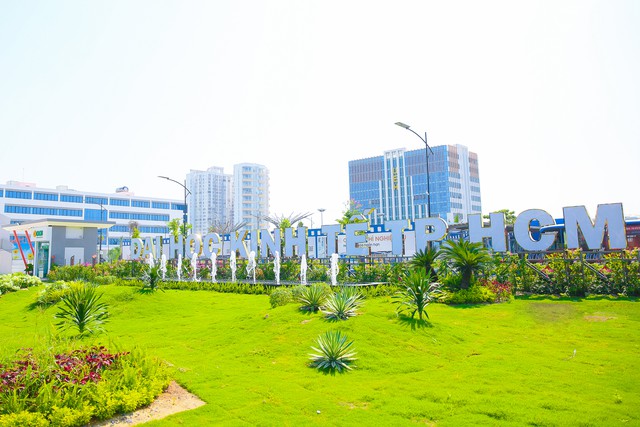 Việt Nam đang chứng kiến CLB đại học có doanh thu 1.000 tỷ đồng phình to: Xuất hiện nguồn thu tăng gấp 11 lần, nhiều trường còn vượt ngưỡng 2.000 tỷ đồng - Ảnh 3.