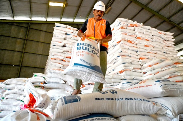 Đối thủ lớn của gạo Việt Nam đón tin không vui - Ảnh 1.
