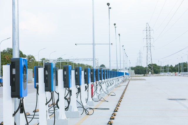Việt Nam có siêu trạm sạc hơn 1.000 cổng cho ô tô điện, rộng gần 3 ha, công suất 21,6 MW - Ảnh 1.