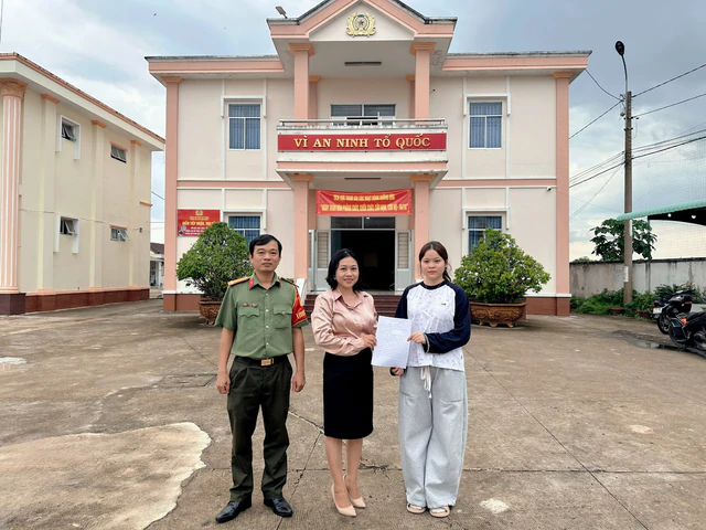 Dương Thúy Ngân SN 2004 chuyển khoản 25.990.000 đồng vào tài khoản của Trần Thị Cẩm Tú SN 1985: Công an rà soát giao dịch ảnh 1