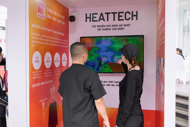 Từ nay đến 25/10, người dân ở Hà Nội có thể nhận miễn phí 1.000 chiếc áo sở hữu công nghệ độc đáo - Ảnh 3.