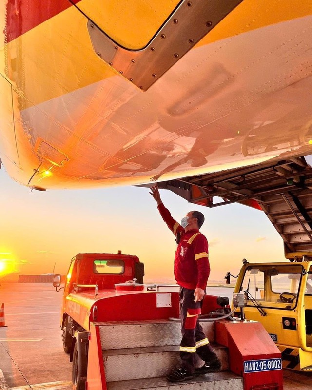 Vietjet của tiến sĩ Nguyễn Thị Phương Thảo đang tuyển nhiều nhân sự thực hiện nhiệm vụ đặc biệt trên máy bay: Không phải phi công hay tiếp viên, chỉ cần bằng trung cấp ảnh 4