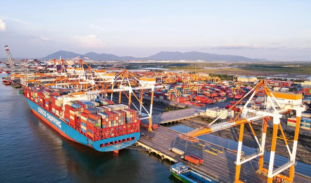 Việt Nam sắp xây siêu cảng gần 129.000 tỷ đồng: Sở hữu cầu dài 7,5 km, đón được những con tàu container lớn nhất thế giới- Ảnh 3.