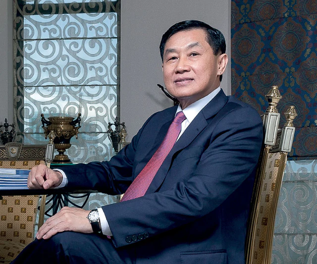 Việt Nam có gia đình tỷ phú với 8 người con, cha từng là thanh tra tài chính, con út SN 1999 nay đã là Phó tổng giám đốc: Làm dịch vụ sân bay vừa lãi hơn 539 tỷ đồng sau 9 tháng ảnh 1