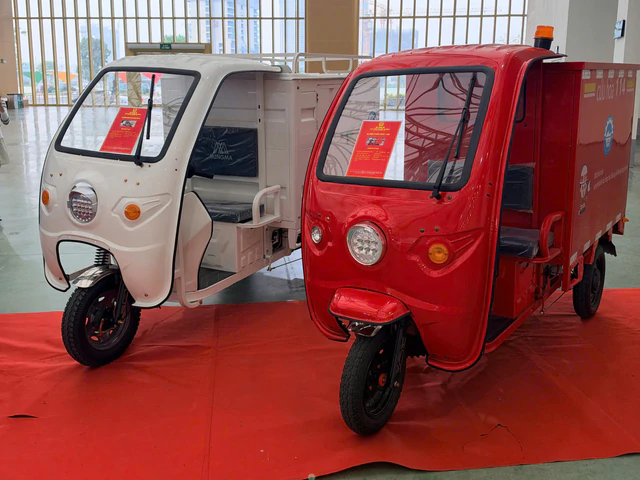 Cận cảnh dàn xe điện 3 bánh đặc biệt của công ty thuộc Bộ Công an: Từ xe chở rác đến xe chữa cháy - Ảnh 2.