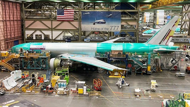 Dừng sản xuất máy bay Boeing 777 gần 2 tháng, hãng thiệt hại hơn 168.000 tỷ đồng/ngày, vì thiếu một linh kiện quan trọng - Ảnh 1.