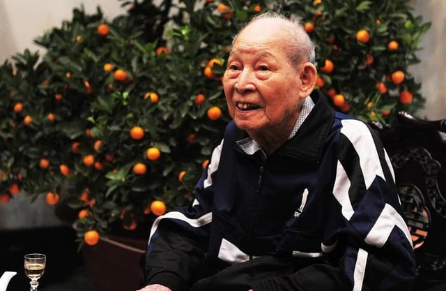 Việt Nam có gia tộc giàu có với 11 anh chị em, người cha làm nghề thủ công nuôi các con: Cháu gái SN 1980 nay làm Tổng giám đốc, cháu trai lái xe máy đi làm dù nhà đứng sau tập đoàn nổi tiếng ảnh 2