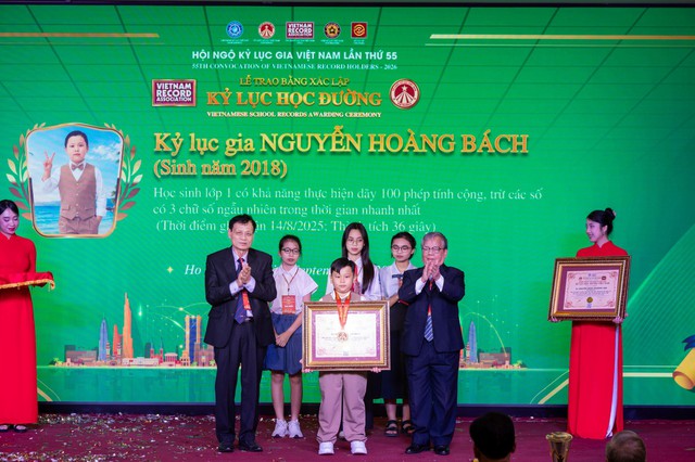 Việt Nam có học sinh mới lớp 1 đã lập kỷ lục đáng kinh ngạc: Hoàn thành 100 phép tính chỉ trong 36 giây, toàn số có 3 chữ số- Ảnh 1.