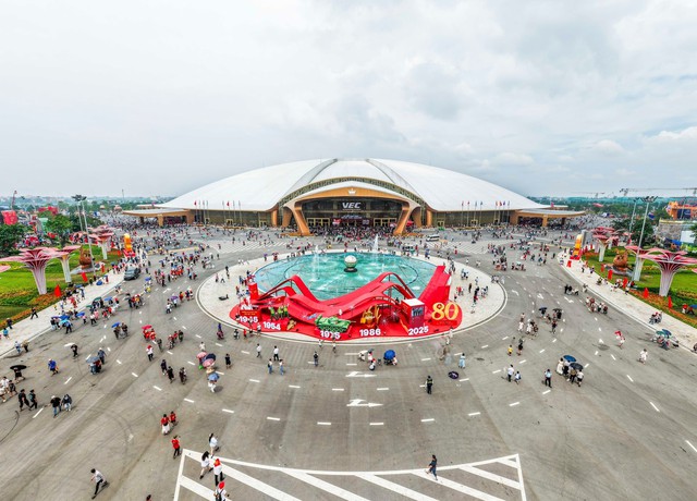 Trung Quốc mất 12 năm, Đức phát triển qua gần 8 thập kỷ, Việt Nam hoàn thành ‘siêu công trình’ top 10 thế giới, rộng 90 ha chỉ trong khoảng 10 tháng - Ảnh 5.
