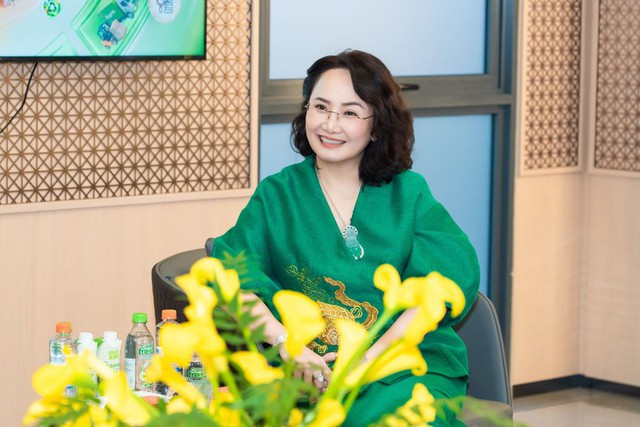 Việt Nam có gia đình doanh nhân giàu có, người mẹ là tiến sĩ danh dự tại trường đại học danh tiếng ở Hàn Quốc, 3/4 người con giữ chức Chủ tịch, Phó Chủ tịch doanh nghiệp: Điều hành công ty nghìn tỷ vẫn về nhà ăn cơm trưa - Ảnh 3.