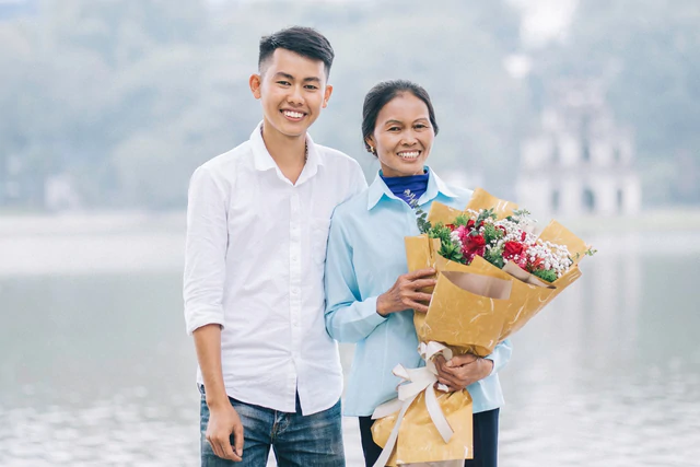 Thu nhập của Đồng Văn Hùng kênh 'Ẩm thực mẹ làm' - Ảnh 1.