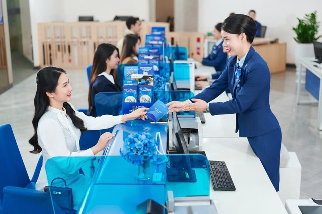 Một nữ khách hàng Hà Nội vừa trúng thưởng biệt thự 25 tỷ đồng từ ngân hàng nhờ gửi tiết kiệm ảnh 2