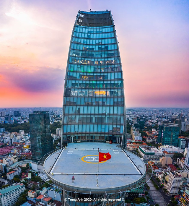 Tòa tháp 262m từng lập kỷ lục cao nhất Việt Nam: Tốn 250 tấn thép làm bãi đáp trực thăng, hơn 6.000 tấm kính tạo thành lớp vỏ cong đặc biệt, 2 lần được CNN vinh danh- Ảnh 3.
