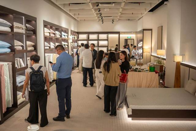 Ông lớn chăn ga gối đệm Everon báo lãi tăng 64%, mở showroom 121 m² để thử nghiệm mô hình mới - Ảnh 2.