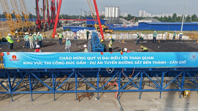 VinSpeed huy động 10.000 nhân sự, 1.300 dầm bê tông, máy đào hầm 13 m trên đại công trường đường sắt 350 km/h TP.HCM - Cần Giờ ảnh 1