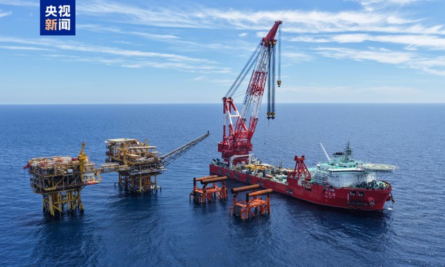Phát hiện Trung Quốc vừa xây xong giàn khí ngoài khơi nặng gần 17.000 tấn, cao hơn toà nhà 28 tầng, 'gom' 1 triệu tấn CO2 mỗi năm - Ảnh 1.