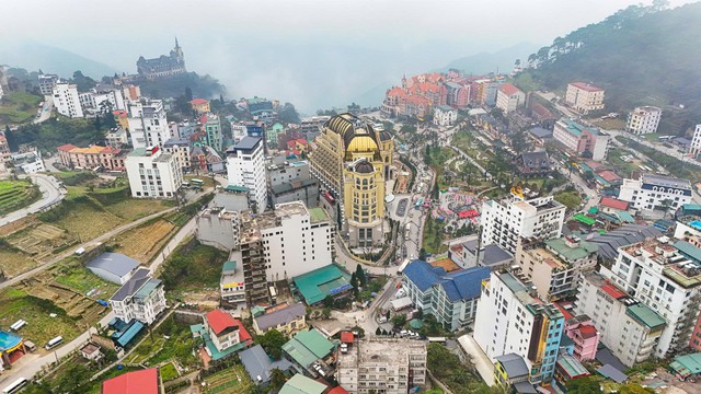 Việt Nam c&oacute; một ngọn n&uacute;i lửa cổ 220 triệu năm tuổi, nay l&agrave; điểm du lịch nổi tiếng thế giới, quanh năm m&aacute;t mẻ chỉ 20 độ, được v&iacute; như "Đ&agrave; Lạt của miền Bắc" - Ảnh 2.
