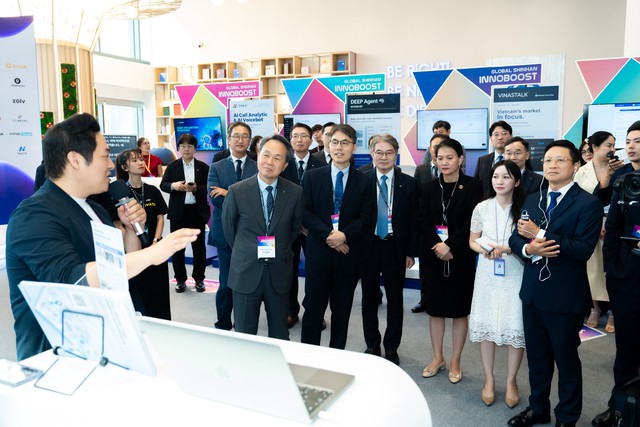 Chủ tịch tập đoàn tài chính hàng đầu Hàn Quốc đích thân sang Việt Nam tham dự một sự kiện: 'Hé mở' chiến lược tại thị trường 100 triệu dân - Ảnh 2.