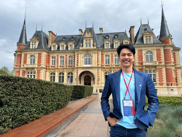 Chủ tịch ACB Trần Hùng Huy “khoe” đi học tại Oxford, doanh nhân Cường Đô La liền bình luận 1 câu - Ảnh 3.