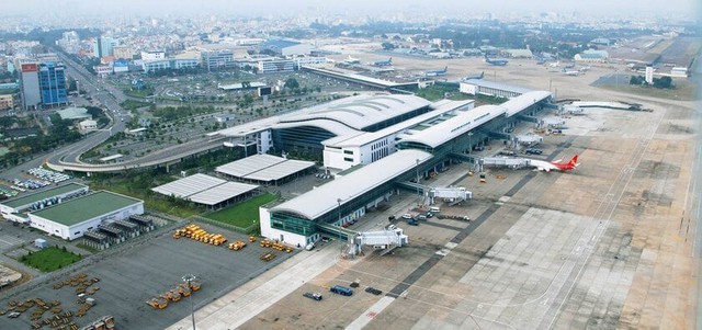 Địa phương miền Trung rộng gần 11.860 km2, nơi tỷ phú Phạm Nhật Vượng đang cho xây siêu dự án 44.000 tỷ : Sun Group đã “nhắm tới” từ lâu, có tới 2 sân bay, hội tụ cả 3 yếu tố núi - biển - biên giới ảnh 3