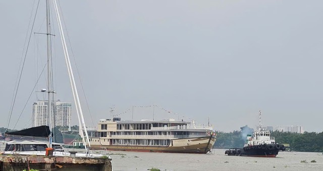 Việt Nam vừa có thêm siêu tàu 100 tỷ đồng được hạ thủy, dài hơn 93m, rộng 14m, cao 3 tầng: Thiết kế như "khách sạn nổi", hành trình dự kiến xuyên sang 1 nước láng giềng ảnh 5