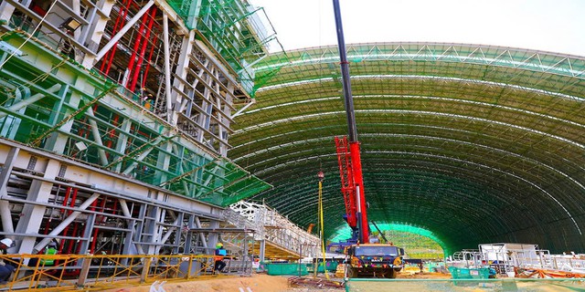 Vòm thép rộng 50.000m2 đổ sập hoàn toàn nhưng công trình 2,2 tỷ USD hiện đại nhất Việt Nam vẫn thành công lớn, tạo tiền đề làm siêu dự án mới hơn 1,98 tỷ USD - Ảnh 1.