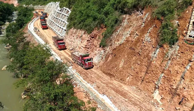Phát hiện láng giềng Việt Nam xẻ núi, bạt rừng xây ‘pin nước’ khổng lồ 30.000 tỷ đồng: 1.200 MW, mỗi giờ dùng 1,16 triệu m3 nước, tận dụng hố núi tự nhiên để tích điện - Ảnh 2.