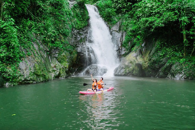 Việt Nam c&oacute; c&ocirc;ng tr&igrave;nh h&igrave;nh rồng d&agrave;i 460 m nối thẳng ra cầu k&iacute;nh, vắt ngang sườn n&uacute;i ở độ cao gần 800 m: Nằm trong dự &aacute;n 2.600 tỷ đồng, vừa x&aacute;c lập kỷ lục Việt Nam v&agrave;o năm ngo&aacute;i - Ảnh 7.