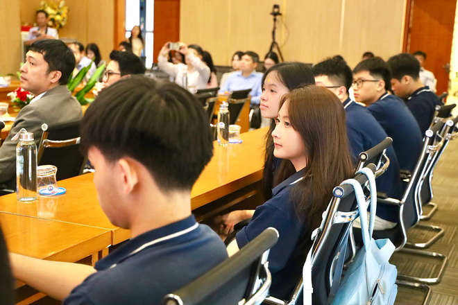 Tỷ ph&uacute; Phạm Nhật Vượng ch&iacute;nh thức bắt tay ng&ocirc;i trường được v&iacute; l&agrave; "Stanford Việt Nam": Gần 50 học sinh tr&uacute;ng tuyển ngay trong năm nay, 4.000 học sinh kh&aacute;c c&oacute; th&ecirc;m loạt cơ hội đặc biệt - Ảnh 8.