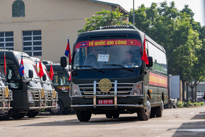 35 xe huyndai county 29 chỗ được thiếu gia, Phó TGĐ sinh năm 1998 bàn giao cho Bộ Quốc phòng, thực hiện nhiệm vụ đặc biệt kéo dài 500 ngày đêm - Ảnh 4.